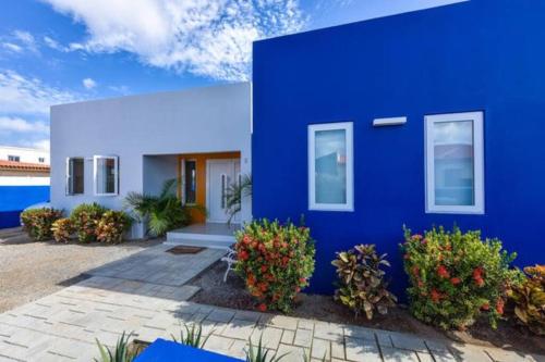 Modern Relaxing Vacation Villa