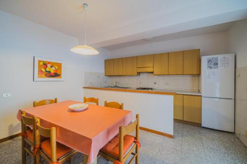 Dapur atau dapur kecil di Appartamenti Casa Sant'Andrea - Goelba