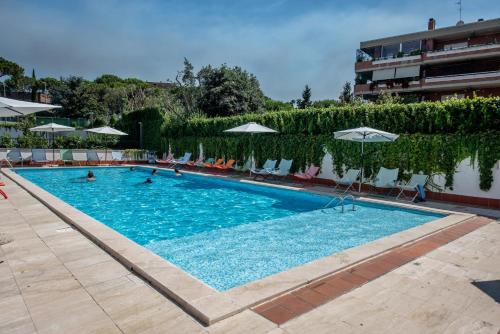 Bazén v ubytování Ibis Styles Roma Aurelia nebo v jeho okolí