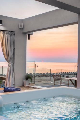 Gallery image of Pantheon Sea View in Nei Poroi