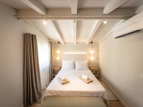 Topaz Rooms
