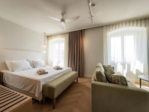 Topaz Rooms