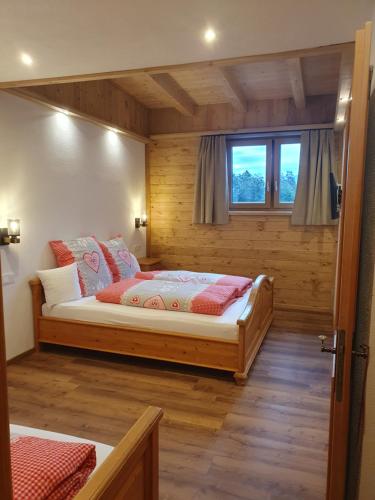Postel nebo postele na pokoji v ubytování Omesbergerhof