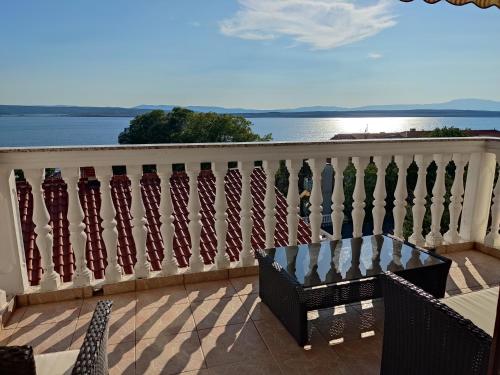 Superior, 3 rooms and 2 bathrooms Vorgesetzter Apartments Maria Sea View, 100-150m to beach