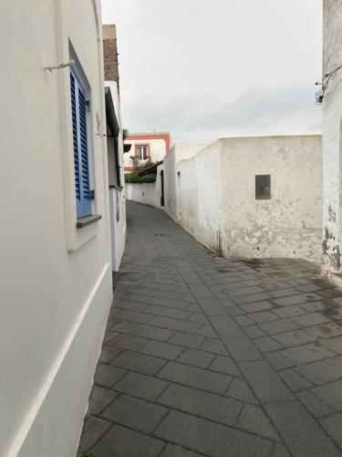 Το κτήριο όπου στεγάζεται  η παραθεριστική κατοικία