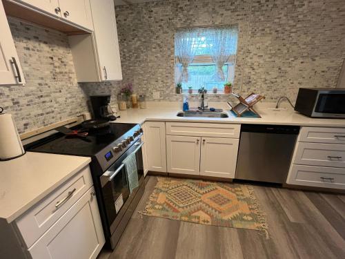 Η κουζίνα ή μικρή κουζίνα στο Horizon Haven