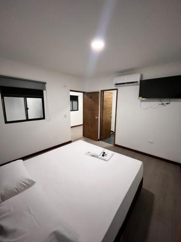 Postel nebo postele na pokoji v ubytování Hotel Gallery By 70