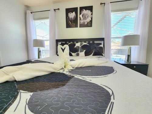 Orlando villa private pool/hot tub close to Disney photo 15