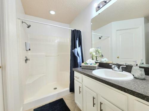 Orlando villa private pool/hot tub close to Disney photo 19