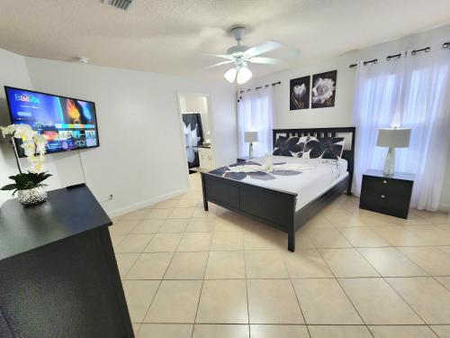 Orlando villa private pool/hot tub close to Disney photo 14
