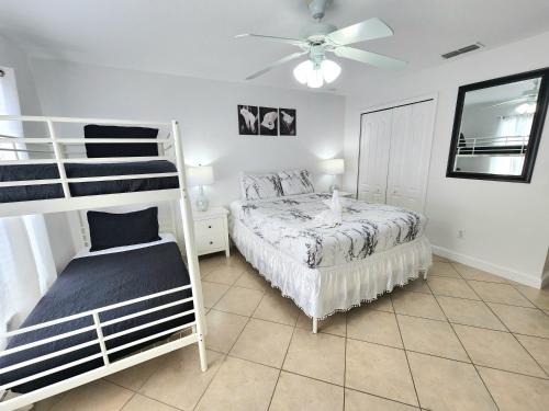 Orlando villa private pool/hot tub close to Disney photo 33