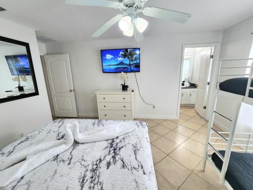 Orlando villa private pool/hot tub close to Disney photo 35