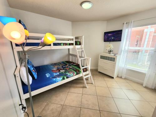 Orlando villa private pool/hot tub close to Disney photo 25