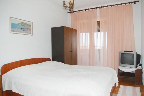 Apartments with WiFi Supetar, Brac - 5667