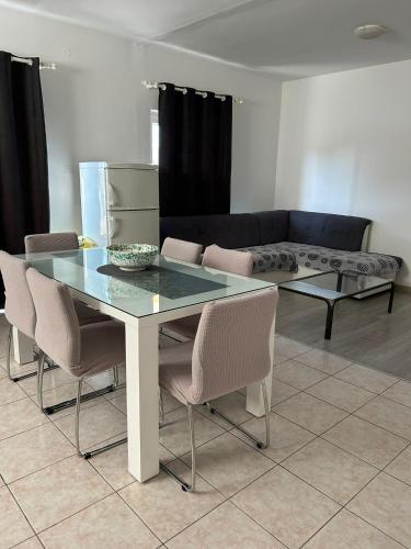 Apartment Arbanija 1122a