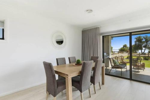 Φωτογραφία από το άλμπουμ του No 1 Marine Cove - Lake Views σε Yarrawonga