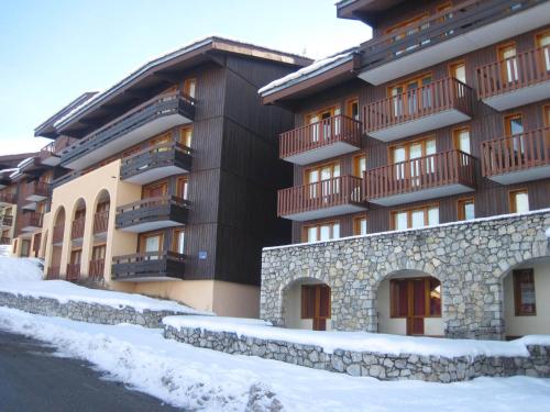 Studio rénové près centre, balcon, vue Mont-Blanc