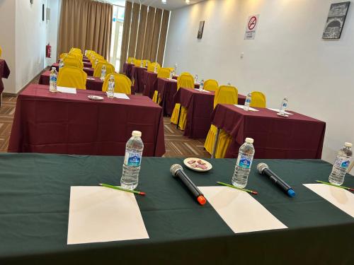 Бизнес-центр и/или конференц-зал в Riviera Suites Melaka