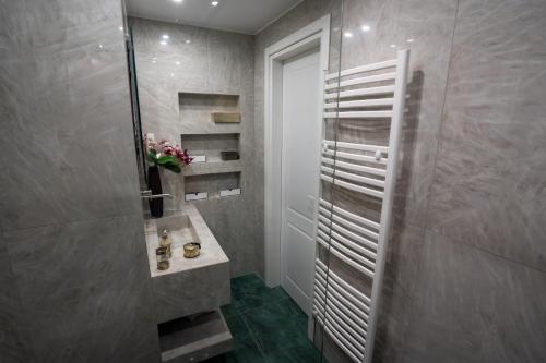 NobleNotes - Isabella Suite Central Athens