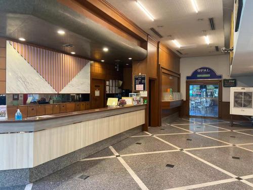 Vstupní hala nebo recepce v ubytování โรงแรมโกลเด้นแกรนด์ พิษณุโลก