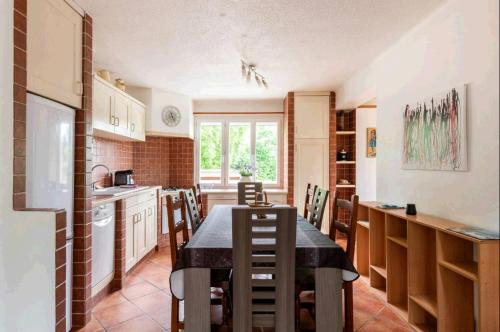 Photo de la galerie de l'établissement Jolie appart T4 La Zoune avec jardin 8 personnes, à Chorges