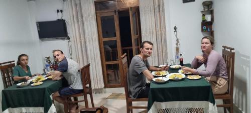 Huéspedes de Rock View Home Stay