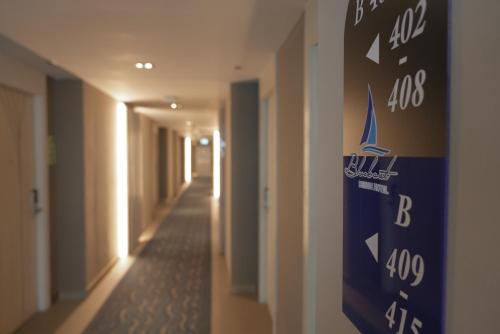 Sijil, anugerah, tanda atau dokumen lain yang dipamerkan di Blue Boat Hotel JC