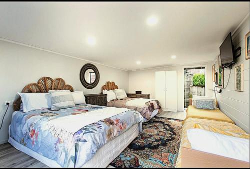 Una cama o camas en una habitación de Ultimate Mount Location
