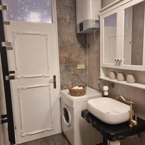 Bilik mandi di Apartment Bakarosa