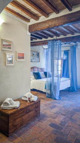 Una cama o camas en una habitación de Pienzalettings "Suites"