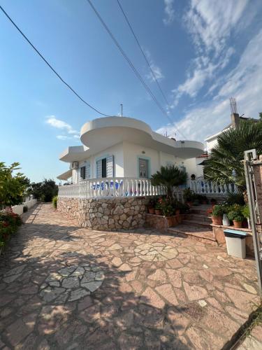Elisabet Seaside Villa