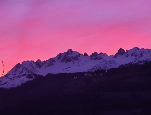Photo de la galerie de l'établissement LE ZÈDÈL - Duplex 100m2 vue montagne, au cœur de la Savoie, au pied des stations de ski, à Aigueblanche