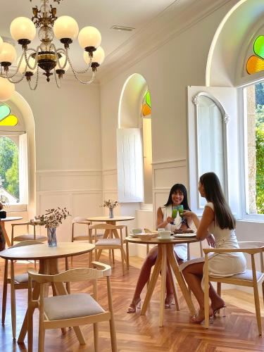 Επισκέπτες που μένουν στο Villa Boutique 1880, Escapada Romántica con Spa Privado Exterior, Privacidad y Servicio Personalizado