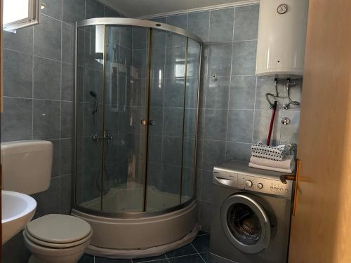 Koupelna v ubytování AB Apartmani Radešine