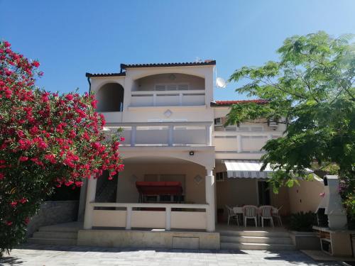 Apartmani CRYSTAL Vir