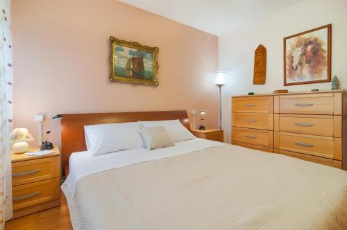 Fantasia spacious and cosy apartment close to the sea