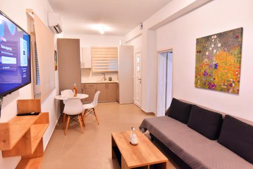 Gallery image of Adams Suite 1 in Paleo Tsifliki