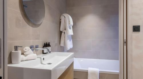 Luxueux duplex accès direct aux pistes avec piscine privée