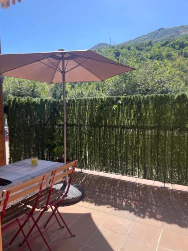 Fotografie z fotogalerie ubytování Precioso cálido apartamento en Sort con terraza v destinaci Sort