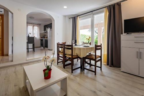 Apartmani Viktor Rogoznica