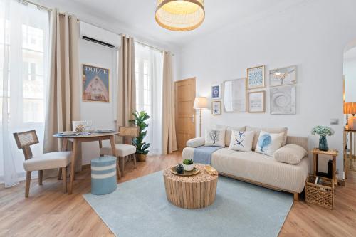 Nice Renting - 5bFRANCE - Luxurious Apartment Place Massena Promenade des Anglais