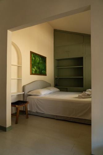 Friendly & small 1-BR apt with beautiful terrace