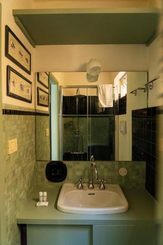 Friendly & small 1-BR apt with beautiful terrace