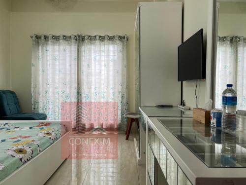 Fully Furnished One Bed Room Apartment with Kitchen A007