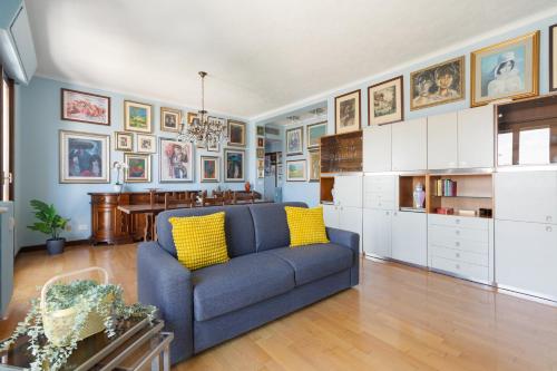 GuestHost - Milano Roomy Apt with all comfort! Metro M4 Linate