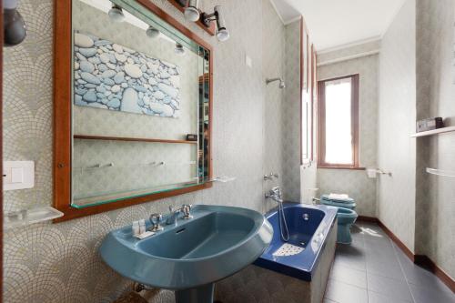 GuestHost - Milano Roomy Apt with all comfort! Metro M4 Linate