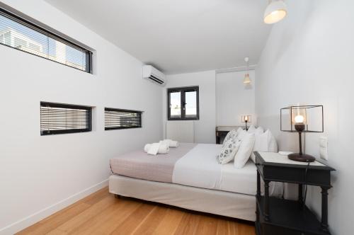 Psirri 1BR Loft with Acropolis View