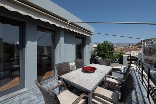 Psirri 1BR Loft with Acropolis View