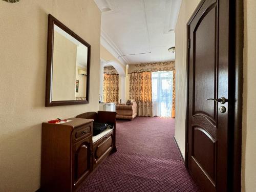 Χώρος καθιστικού στο Hotel Zhambyl