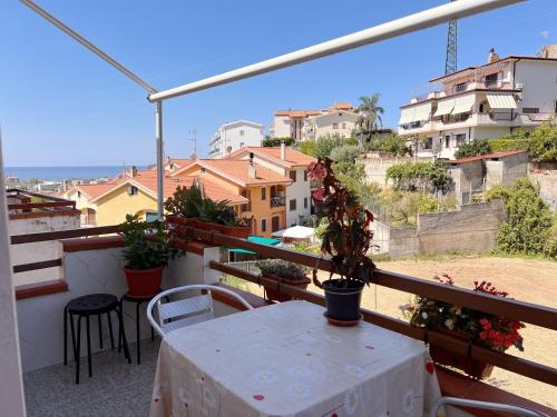 Casa Mare e Montiにあるバルコニーまたはテラス